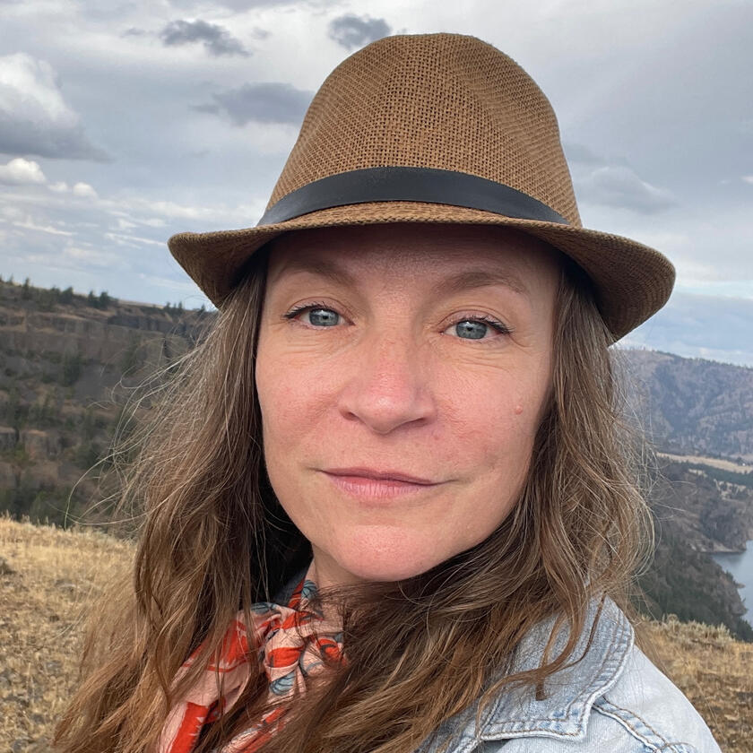 Weylyn Ember image of Weylyn Ember, content strategist, writer, and content creator